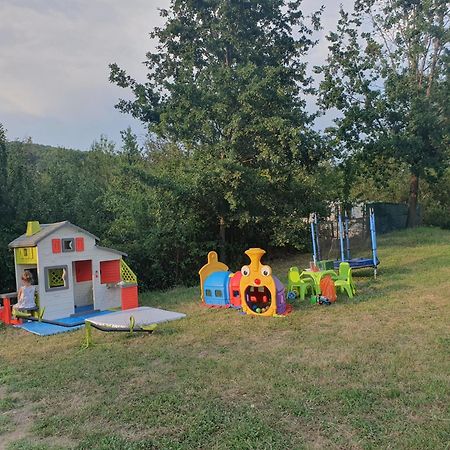 Вілла Casuta Din Gradina Хорезу Екстер'єр фото