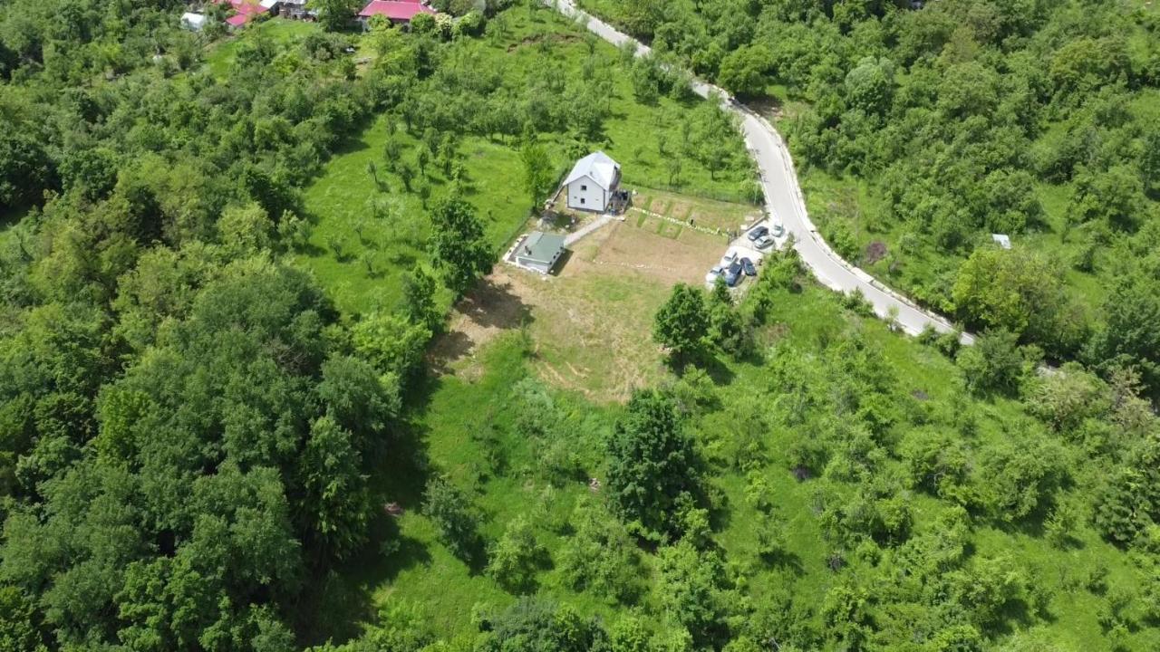 Вілла Casuta Din Gradina Хорезу Екстер'єр фото